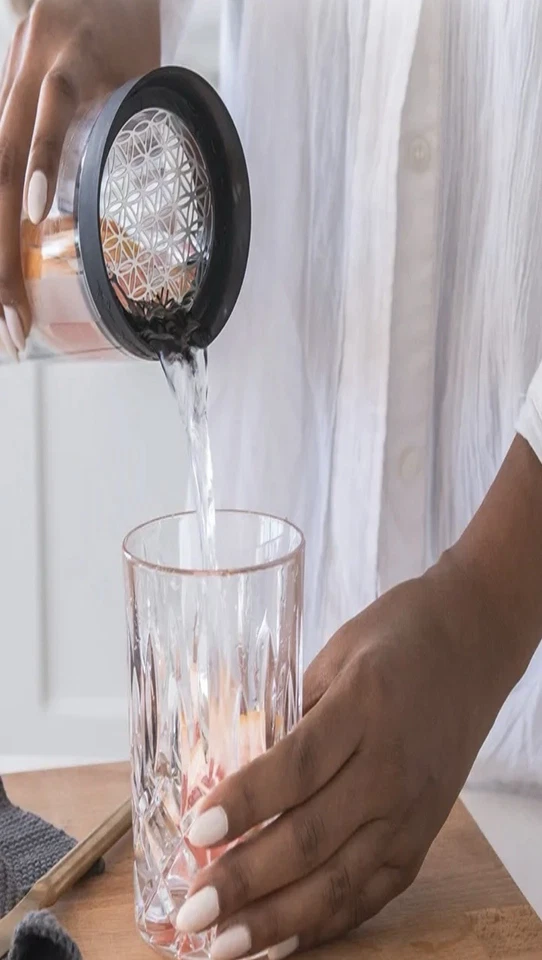 VitaJuwel Wasserkaraffe "Sana" Lava black mit Modul "Courage" – Bild 2